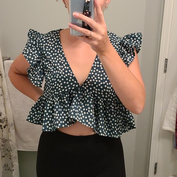 Shein flower crop top - Picture 3 of 5